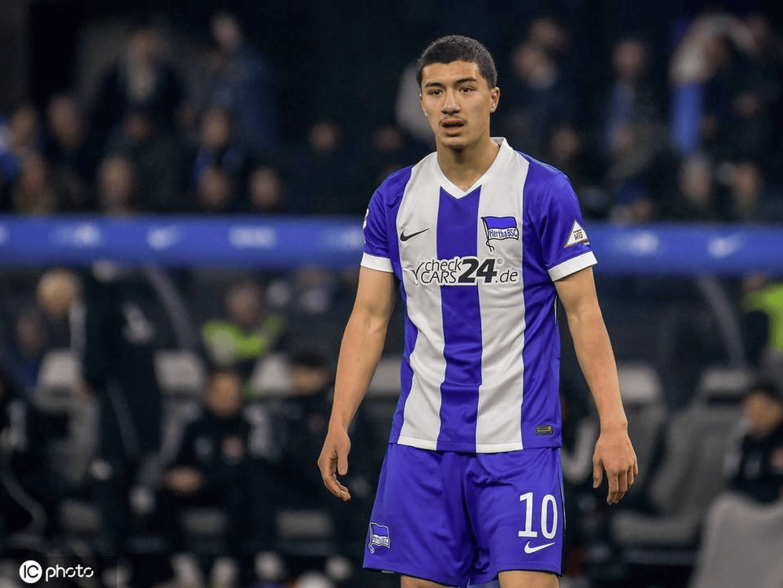 关于勒沃库森加时末段防线松动，志在社区盾名次提升，赛场秩序良好，年轻球员得到机会的信息