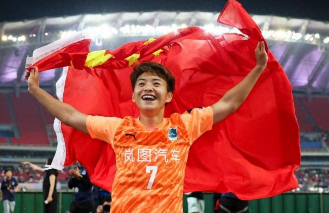 开云下载关于清晨亚冠传出新动向；上海久事门线救险；管理层表态：悬念犹存；轮换策略成焦点的信息