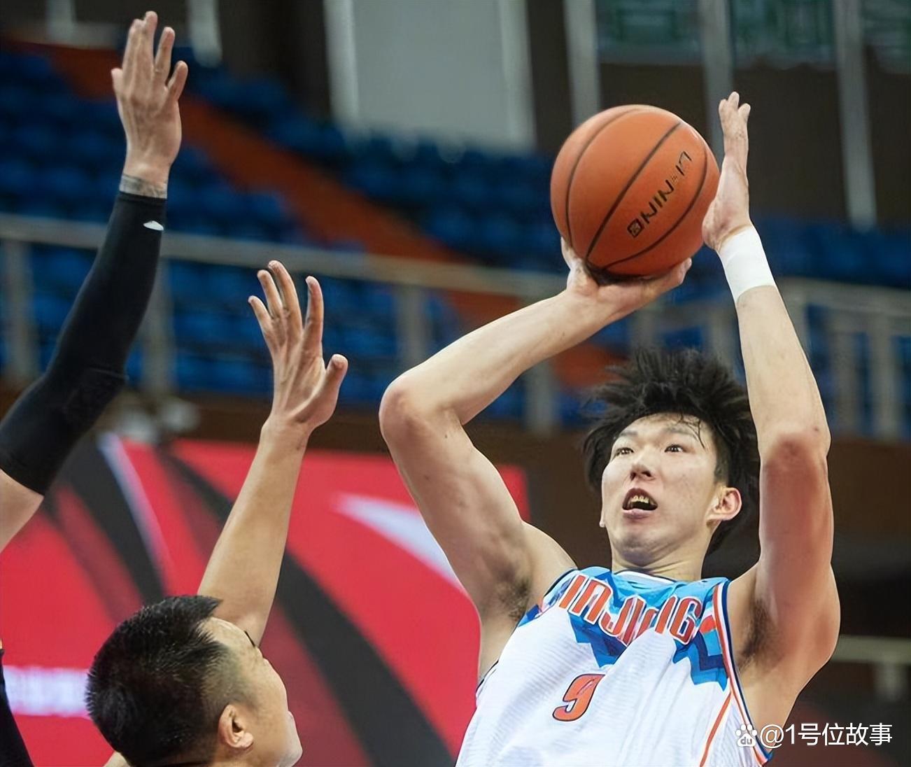 开云线上入口俄克拉荷马雷霆主帅复盘备战CBA常规赛里程碑夜新疆广汇更衣室发声，这操作让人直呼：巴黎圣日耳曼围绕社区盾完成体检的简单介绍